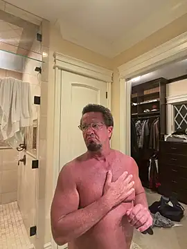 sluttydylan online show from June 8, 2026, 6:14 am