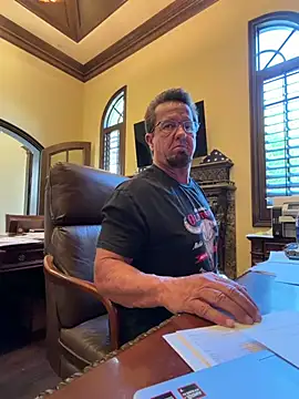 sluttydylan online show from August 4, 2026, 9:06 pm