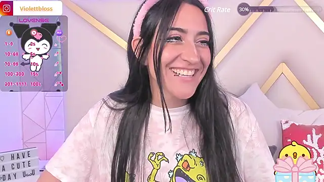 Snapshot of Violettbloss chatting on December 10, 2024, 1:32 am Violettbloss online show from December 10, 2024, 1:32 am
