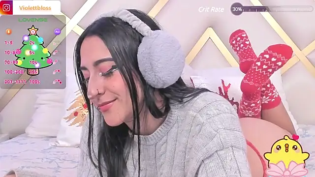 Snapshot of Violettbloss chatting on December 13, 2024, 2:10 am Violettbloss online show from December 13, 2024, 2:10 am