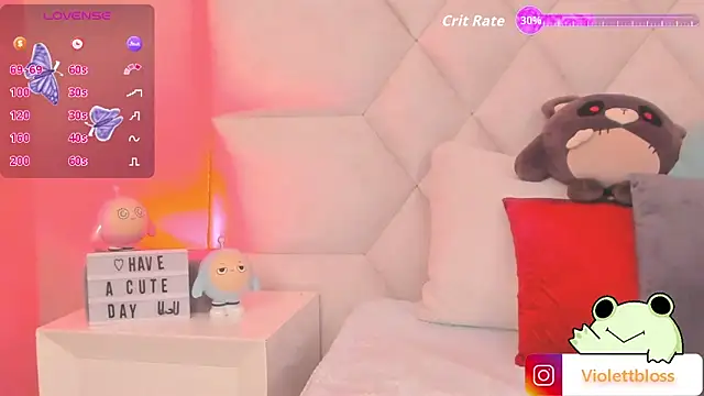 Snapshot of Violettbloss chatting on October 11, 2025, 3:39 am Violettbloss online show from October 11, 2025, 3:39 am