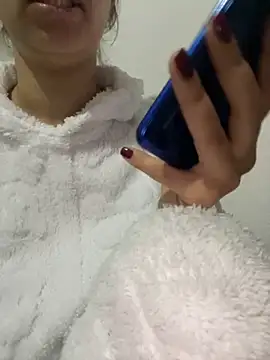 Snapshot of farah-36 chatting on November 13, 2025, 8:30 pm farah-36 online show from November 13, 2025, 8:30 pm