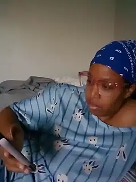 Snapshot of madamsensuale chatting on December 31, 2024, 8:02 pm madamsensuale online show from December 31, 2024, 8:02 pm