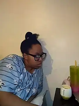 Snapshot of madamsensuale chatting on January 3, 2025, 10:19 pm madamsensuale online show from January 3, 2025, 10:19 pm