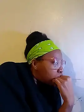 Snapshot of madamsensuale chatting on January 23, 2025, 3:26 am madamsensuale online show from January 23, 2025, 3:26 am