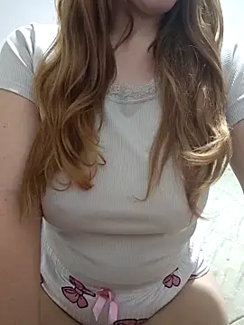 Snapshot of lucyredhead chatting on February 11, 2026, 9:25 am lucyredhead online show from February 11, 2026, 9:25 am