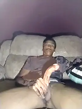 Snapshot of FullyxLoaded chatting on January 6, 2026, 12:03 am FullyxLoaded online show from January 6, 2026, 12:03 am