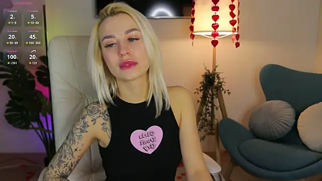 Snapshot of Crystal_Barbie chatting on February 24, 2025, 10:36 pm Crystal Barbie online show from February 24, 2025, 10:36 pm