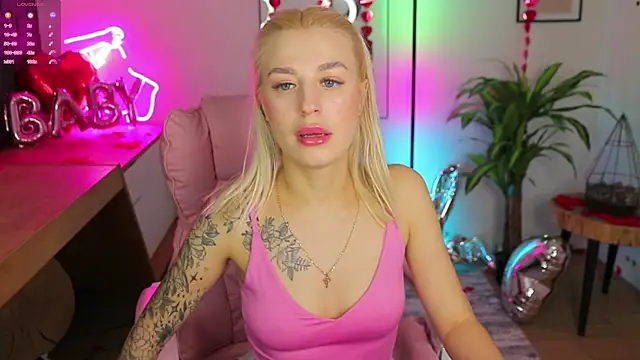 Snapshot of Crystal_Barbie chatting on February 27, 2025, 10:42 pm Crystal Barbie online show from February 27, 2025, 10:42 pm