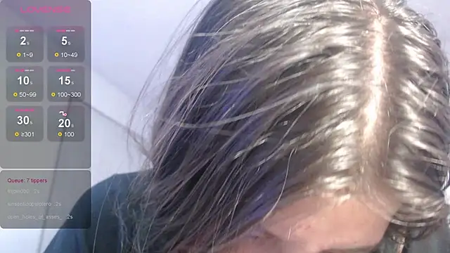 Snapshot of _Emily_v chatting on December 31, 2024, 8:37 am Emily v online show from December 31, 2024, 8:37 am