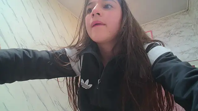 Snapshot of _Emily_v chatting on December 31, 2024, 5:51 pm Emily v online show from December 31, 2024, 5:51 pm