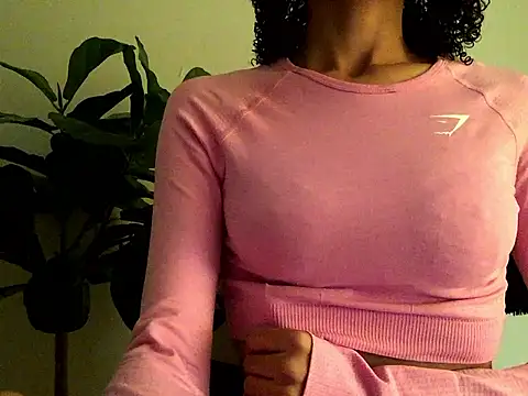 Snapshot of loveofbea chatting on December 2, 2024, 9:06 pm loveofbea online show from December 2, 2024, 9:06 pm