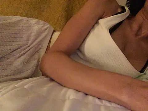 Snapshot of loveofbea chatting on January 3, 2025, 12:00 am loveofbea online show from January 3, 2025, 12:00 am