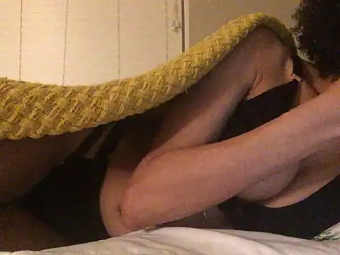 Snapshot of loveofbea chatting on January 16, 2025, 9:37 am loveofbea online show from January 16, 2025, 9:37 am