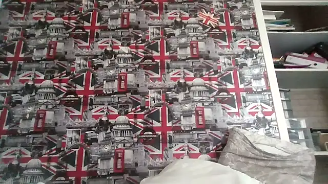 Lynylou online show from October 24, 2025, 11:17 am