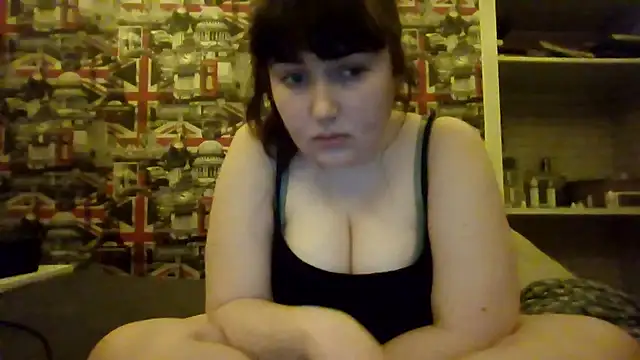 Snapshot of Lynylou chatting on January 17, 2026, 9:18 pm Lynylou online show from January 17, 2026, 9:18 pm