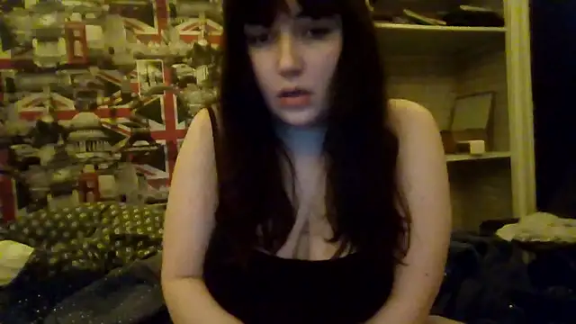 Snapshot of Lynylou chatting on January 19, 2026, 1:20 am Lynylou online show from January 19, 2026, 1:20 am