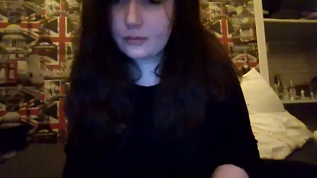 Snapshot of Lynylou chatting on February 2, 2026, 2:32 am Lynylou online show from February 2, 2026, 2:32 am