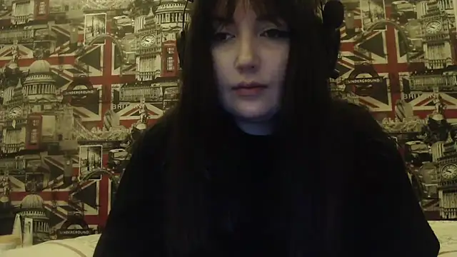 Snapshot of Lynylou chatting on February 12, 2026, 9:54 pm Lynylou online show from February 12, 2026, 9:54 pm