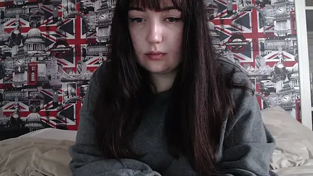 Snapshot of Lynylou chatting on February 18, 2026, 4:47 pm Lynylou online show from February 18, 2026, 4:47 pm