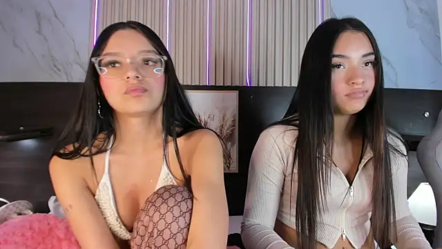 kendall as online show from February 7, 2025, 5:29 pm