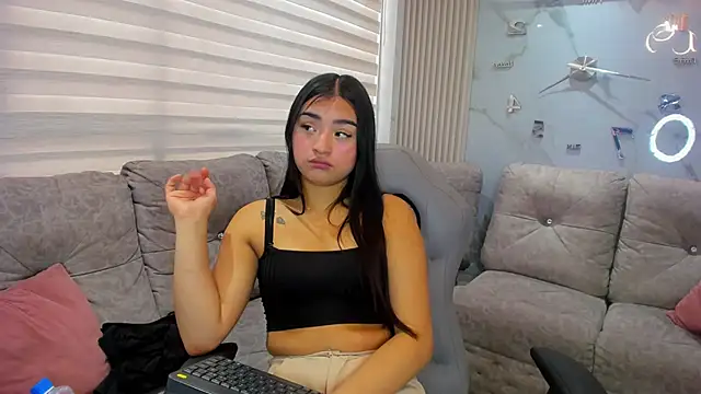 kendall as online show from March 19, 2025, 9:27 pm