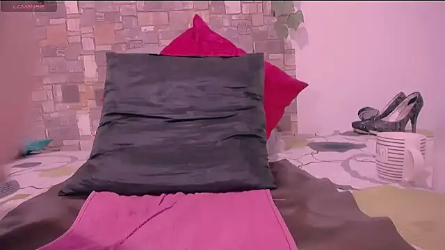 CrazyRousex online show from December 16, 2024, 1:54 pm