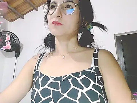 Snapshot of tifany19_ chatting on November 1, 2025, 1:51 am tifany19 online show from November 1, 2025, 1:51 am