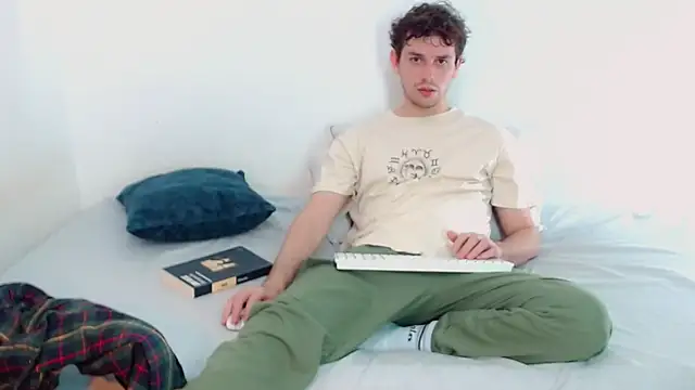 Elio555 online show from December 7, 2024, 9:33 pm