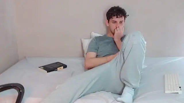 Elio555 online show from December 29, 2024, 6:05 pm