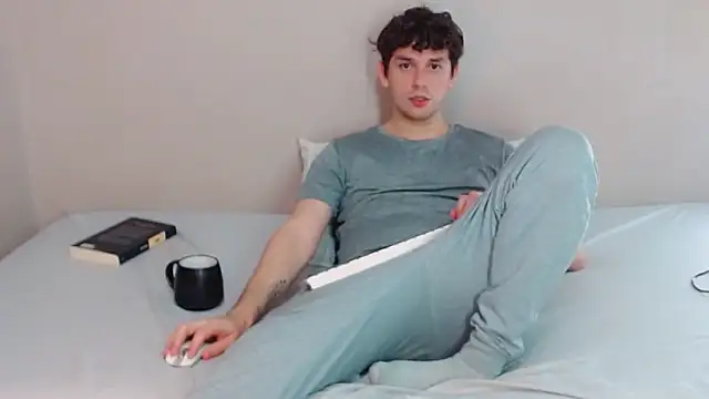 Elio555 online show from February 1, 2025, 1:12 am