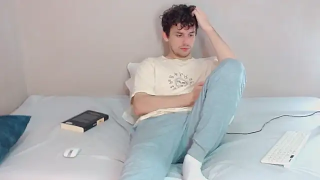 Elio555 online show from February 9, 2025, 6:47 pm