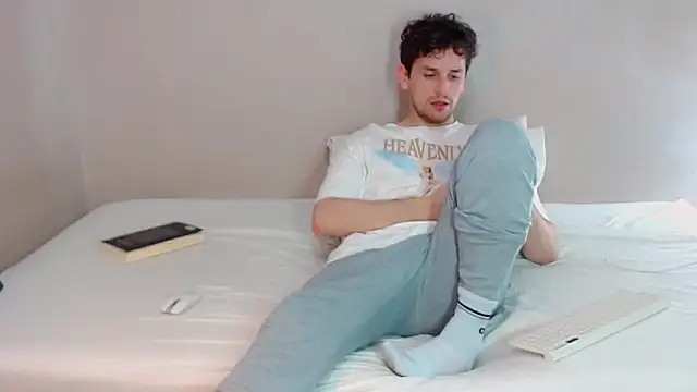 Elio555 online show from March 16, 2025, 4:09 am