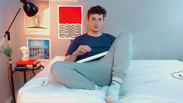 Elio555 online show from October 2, 2025, 10:50 pm