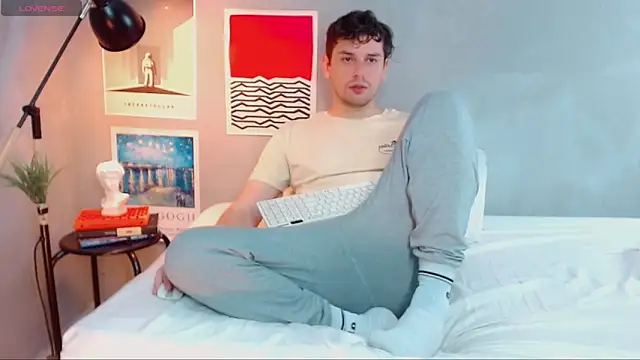 Elio555 online show from October 11, 2025, 3:32 pm