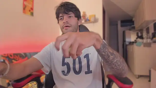 justin stark7 online show from November 10, 2025, 10:42 pm