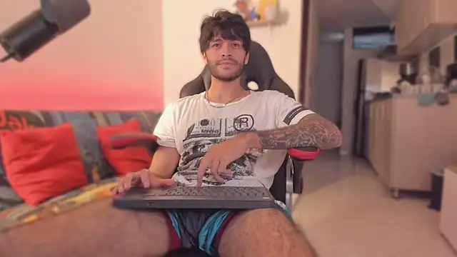 justin stark7 online show from November 15, 2025, 10:15 pm