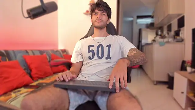 justin stark7 online show from November 24, 2025, 8:08 pm