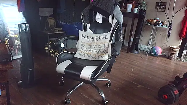 bigshh8 online show from December 13, 2025, 7:53 pm