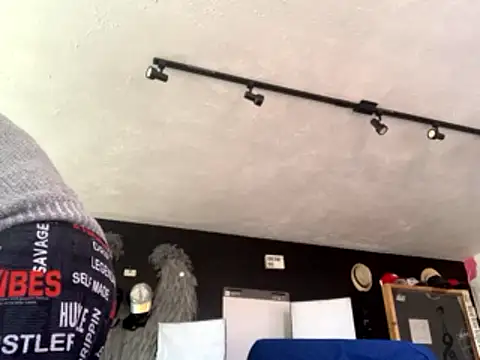 Snapshot of bigshh8 chatting on January 12, 2026, 8:25 pm bigshh8 online show from January 12, 2026, 8:25 pm