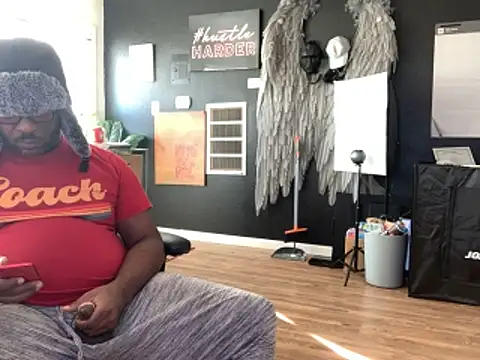 Snapshot of bigshh8 chatting on February 27, 2026, 4:29 pm bigshh8 online show from February 27, 2026, 4:29 pm