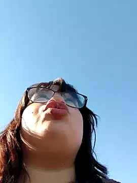 Snapshot of Angiee2001 chatting on February 3, 2025, 11:15 pm Angiee2001 online show from February 3, 2025, 11:15 pm