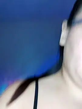 Snapshot of Angiee2001 chatting on March 15, 2025, 4:24 am Angiee2001 online show from March 15, 2025, 4:24 am