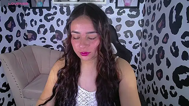 Snapshot of Georgina_1t chatting on February 11, 2025, 11:54 am Georgina 1t online show from February 11, 2025, 11:54 am