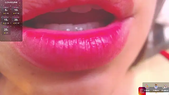Snapshot of Georgina_1t chatting on March 1, 2025, 2:44 pm Georgina 1t online show from March 1, 2025, 2:44 pm