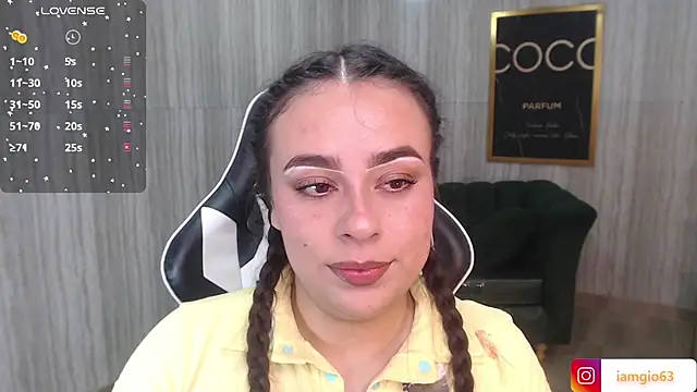 Snapshot of Georgina_1t chatting on March 17, 2025, 11:31 am Georgina 1t online show from March 17, 2025, 11:31 am
