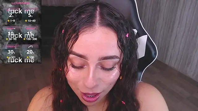 Snapshot of Georgina_1t chatting on March 18, 2025, 11:30 am Georgina 1t online show from March 18, 2025, 11:30 am