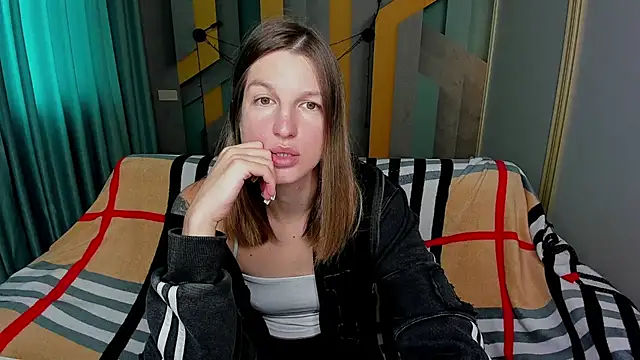 EmilyWalkeri online show from November 11, 2025, 8:36 am