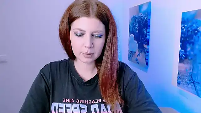 Lizzy Love online show from November 13, 2025, 8:19 pm