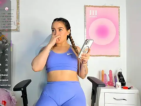 Snapshot of cindy_love2 chatting on December 16, 2025, 3:55 am cindy love2 online show from December 16, 2025, 3:55 am